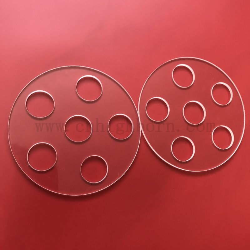Customized Laser gebohrte transparente Silica -Glasplatten -Quarzscheibe mit Löchern