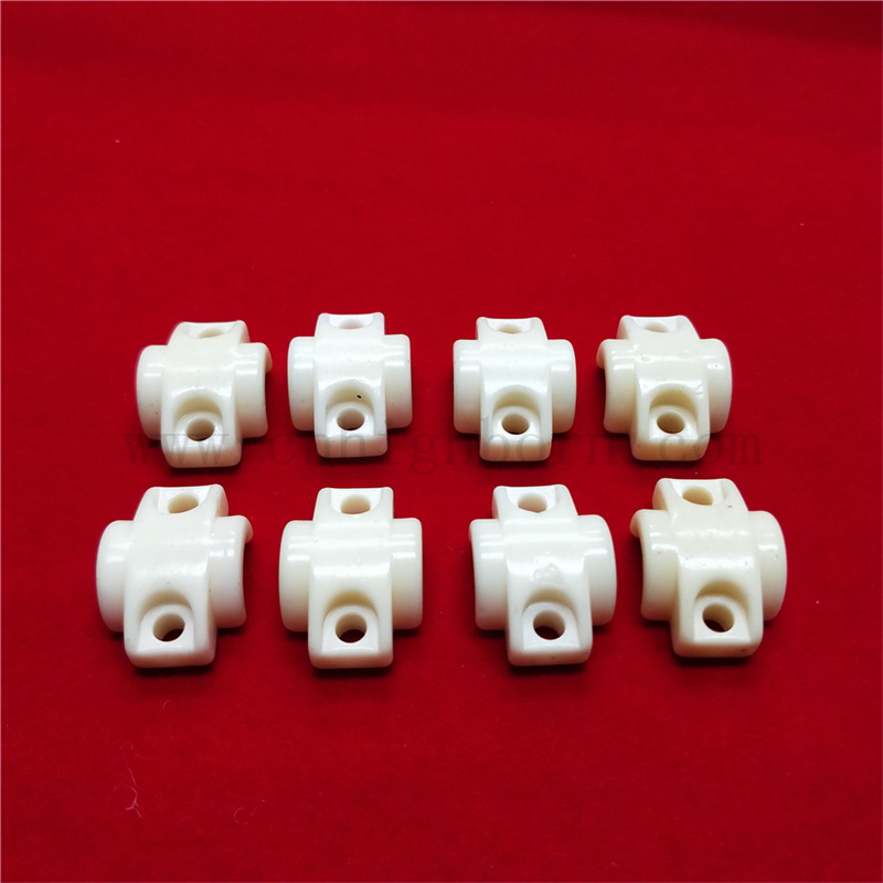 Customized Aluminina Bush 99 AL2O3 Keramik unregelmäßige Teile Oberflächenpolierschale