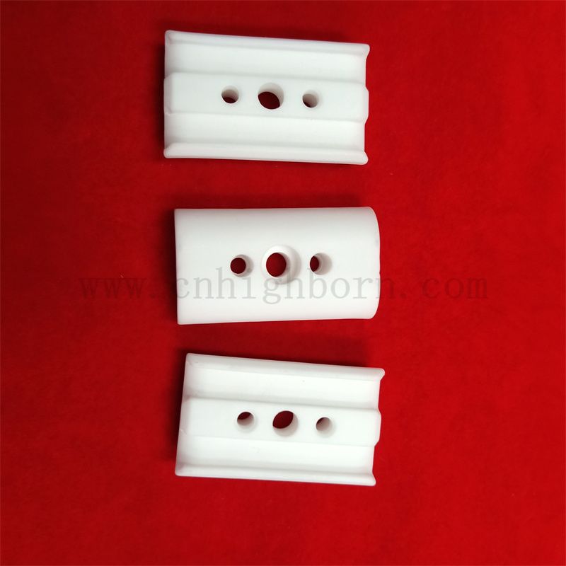 Hochtemperaturresistent 95% Aluminiumoxidisolator Al2O3 Keramik -benutzerdefiniertes Teil