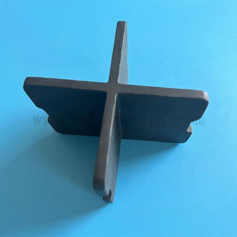 Professionelles kundenspezifisches SSIC Sintered Silicon Carbid -Form -Teile Sic -Keramikhalter mit speziellem Design