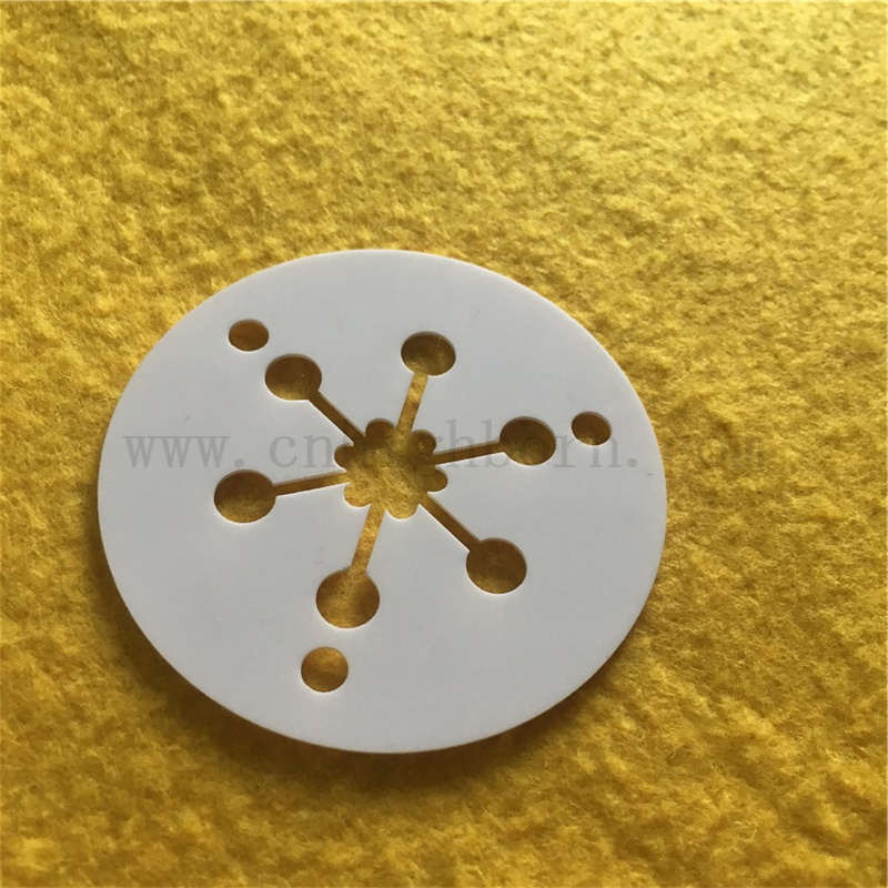 Porforated Alumina Sheet Customized AL2O3 Spezialförmige Keramikscheibe