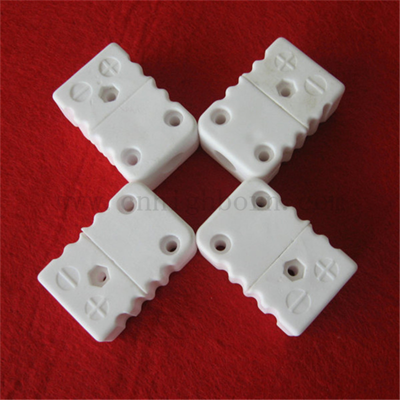 Isolierung 95 Alumina -Stecker Customized Unregelular Al2o3 Keramikbox