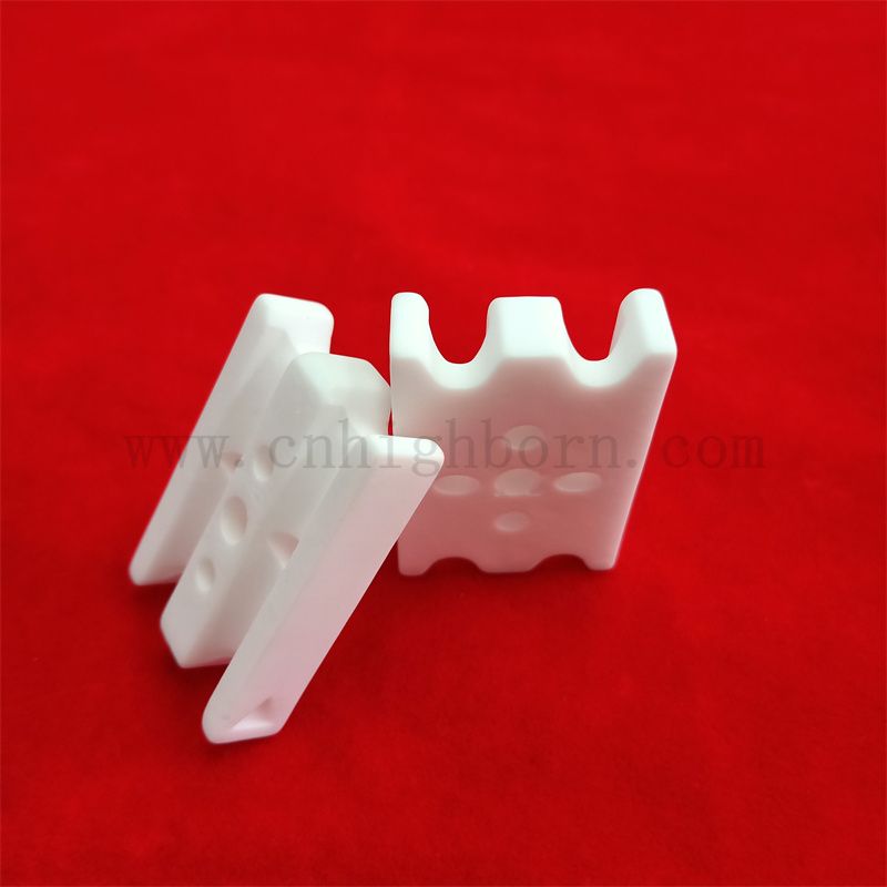 Wear-Resisting 95% AL2O3 Alumina Keramikisolator Teil Keramikstück mit Loch