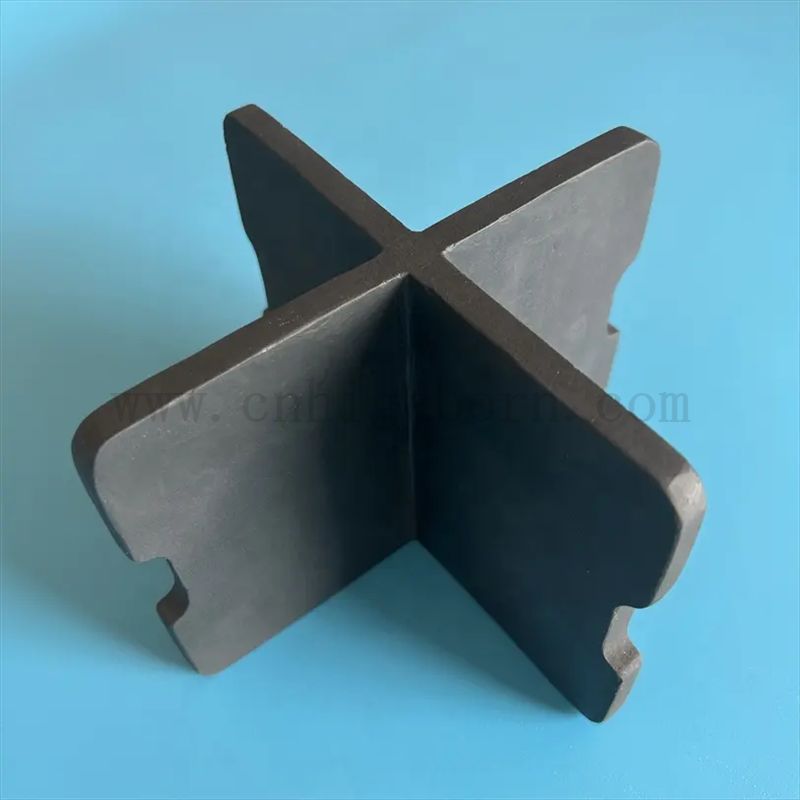 Professionelles kundenspezifisches SSIC Sintered Silicon Carbid -Form -Teile Sic -Keramikhalter mit speziellem Design