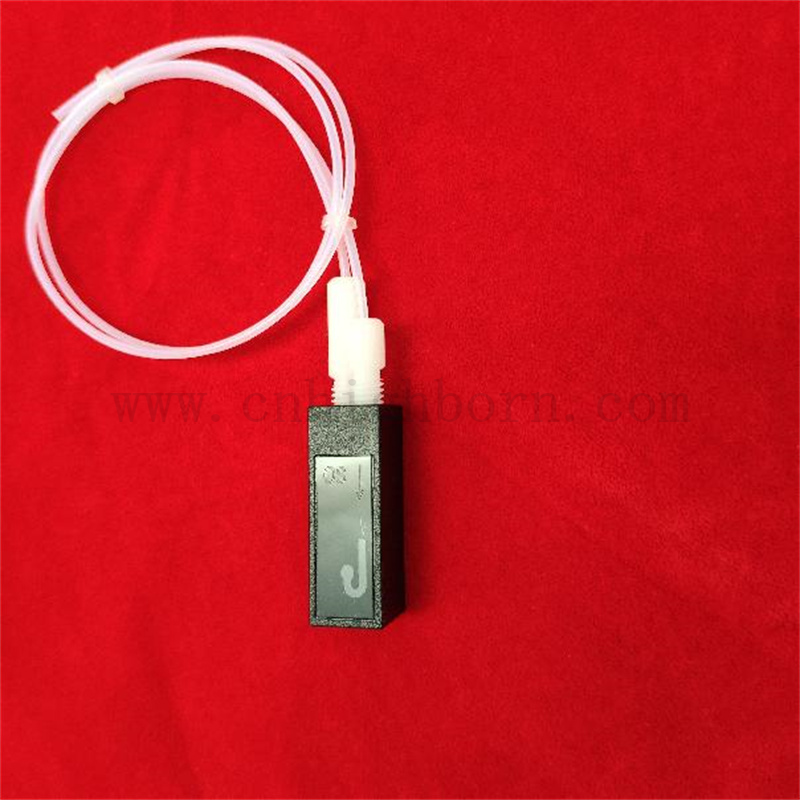 Q624 Standard -Mikroquarzglaskluvette 10 -mm -Pfadlänge Schwarze Wand Vermeiden Sie eine leichte Selbstmaskierung kontinuierlicher Durchflusszelle 