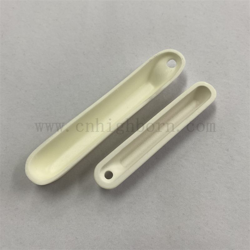Hochtemperaturbeständiges Al2O3 Keramik Crucible Hochreines Aluminiumoxid -Porzellanboot mit einem Loch