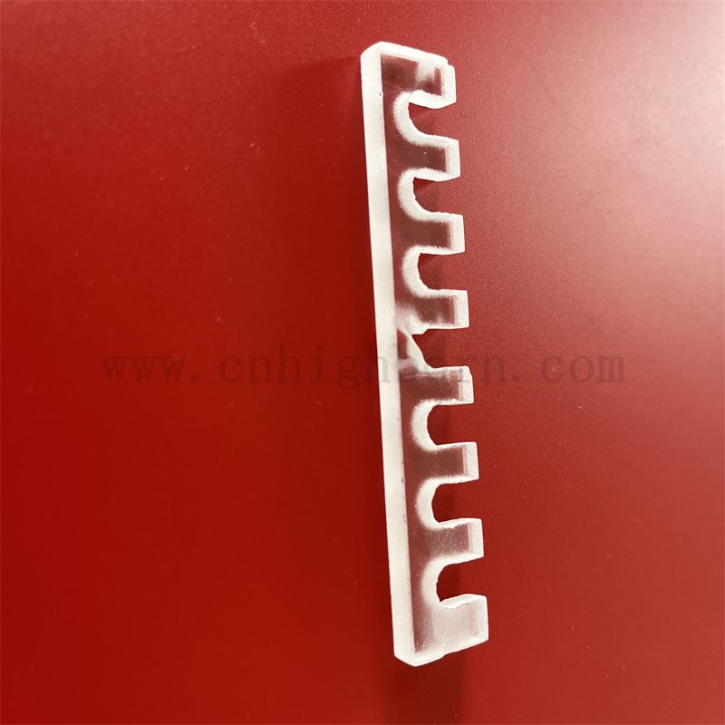 Tiefe rechteckige Silica -Glasblech mit geschnittenem Loch