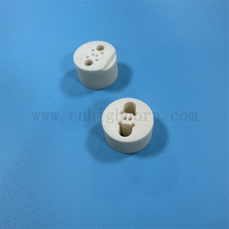 Customized Alumina Keramik Teil 95% 99% Al2O3 Isolierer Ersatzpfeife
