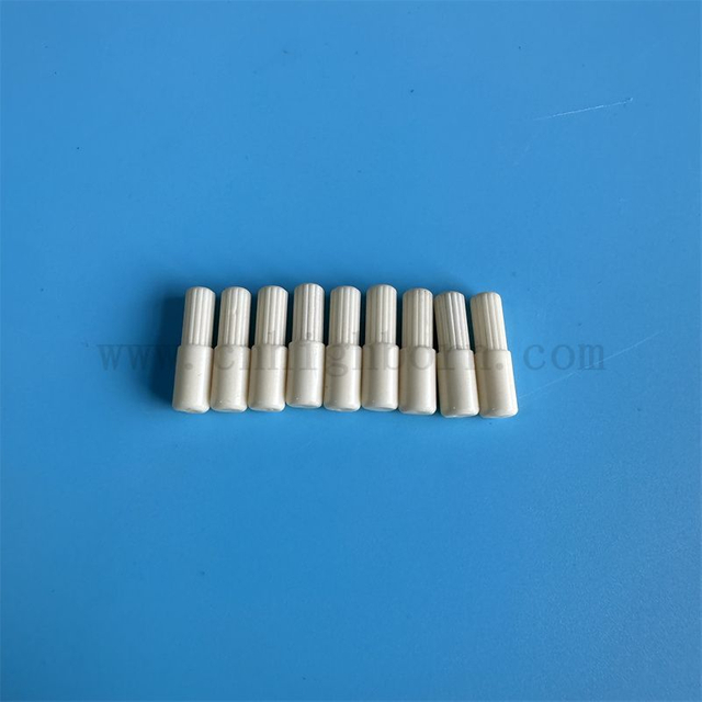 Kundenspezifische isolierende 99 % Al2o3-Aluminiumoxid-Keramikstabteile