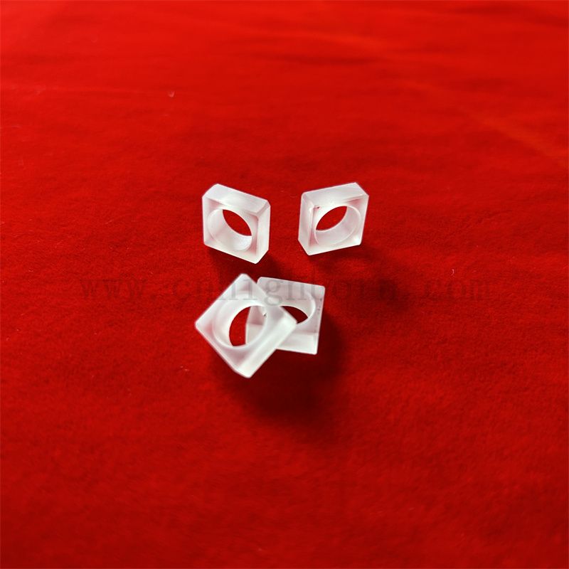  Customized Form Wärmewiderstand Durchscheinender quadratischer Silica Quarzglasplatte