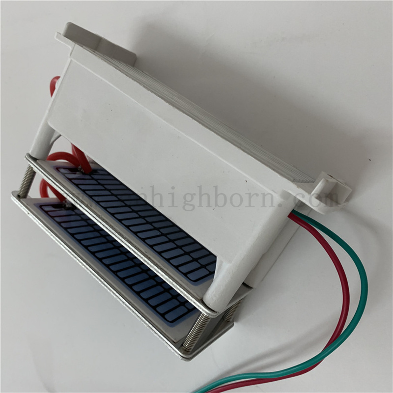 Tragbares Auto -Luftreinigungs -Keramikplatten -Ozongeneratormodul