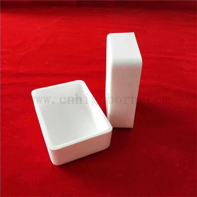 Isolierung 95 Alumina Crucible Customized AL2O3 geschmolzenes Metallkeramikboot