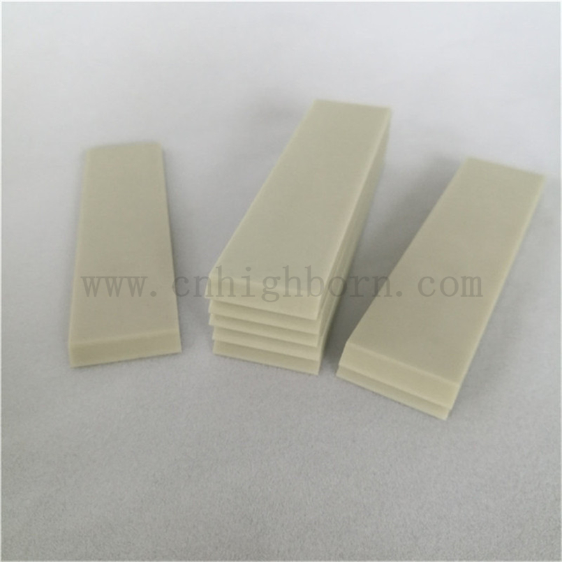 Hohe thermische Leitfähigkeit CNC Aln Aluminiumnitrid -Keramikisolator