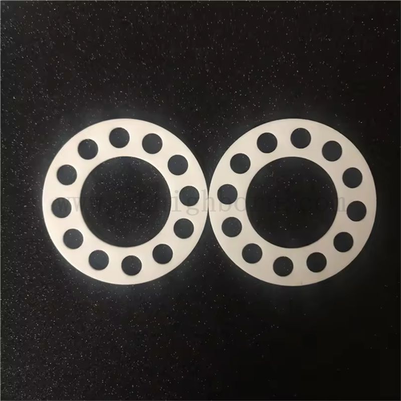 Hochtemperaturverschleiß resistent 99% AL2O3 Platte Aluminiumoxid -Keramikscheibe mit Löchern