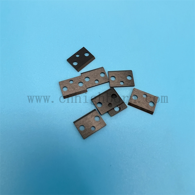 schwarzes Zirkonia-Blatt