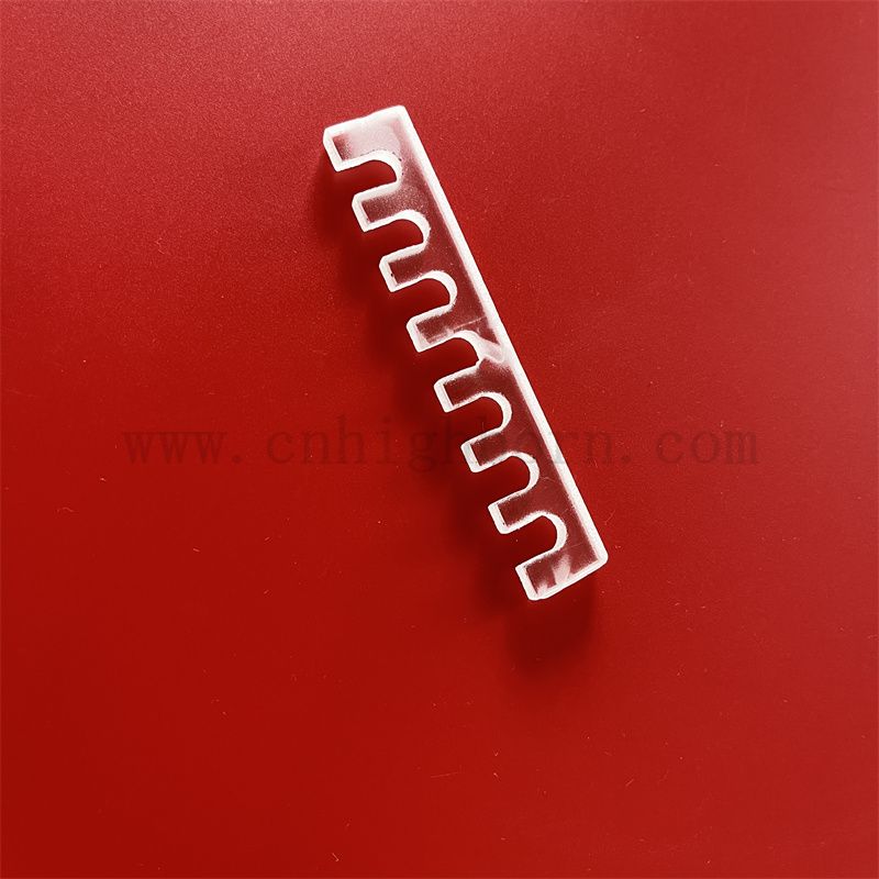 Tiefe rechteckige Silica -Glasblech mit geschnittenem Loch