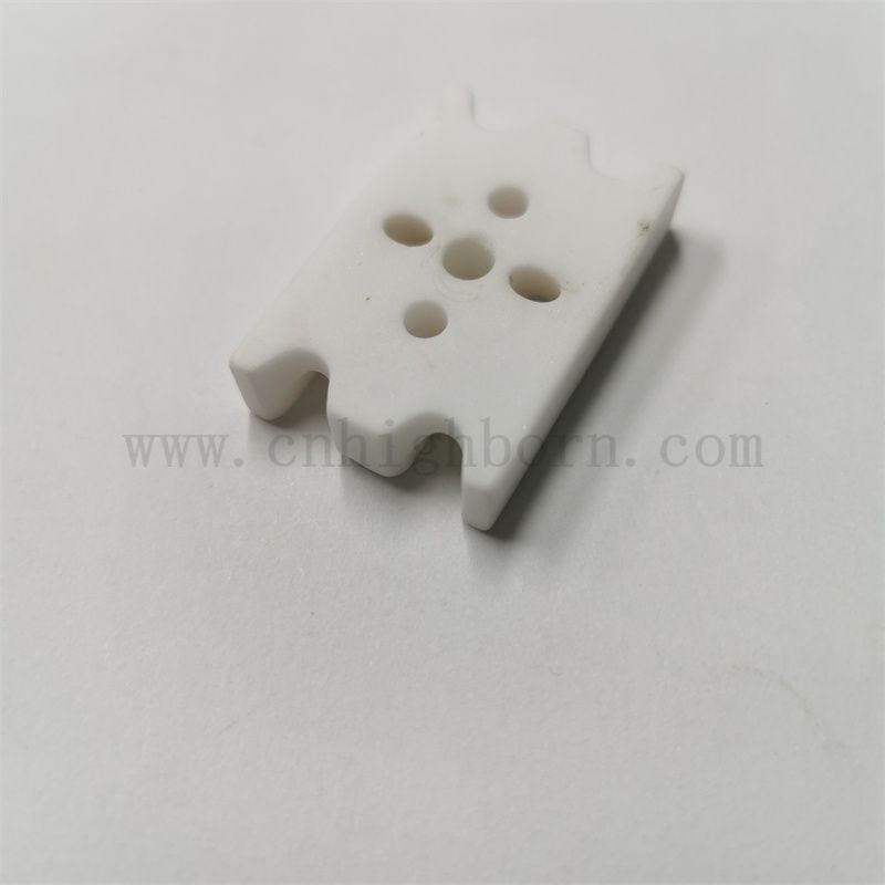 Maßgeschneiderte 95 % Al2o3-isolierende Keramikkomponenten aus Aluminiumoxid