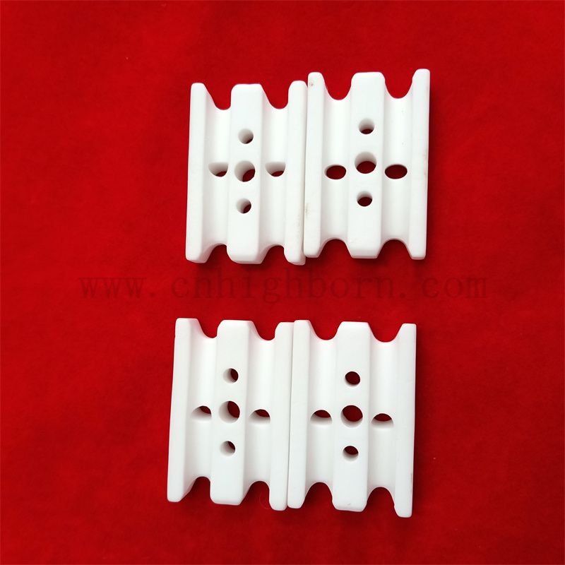 Wear-Resisting 95% AL2O3 Alumina Keramikisolator Teil Keramikstück mit Loch
