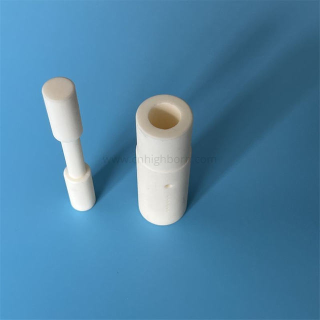 Kundenspezifisches Teil aus 95 % 99 % Aluminiumoxid-Keramikrohr Al2o3