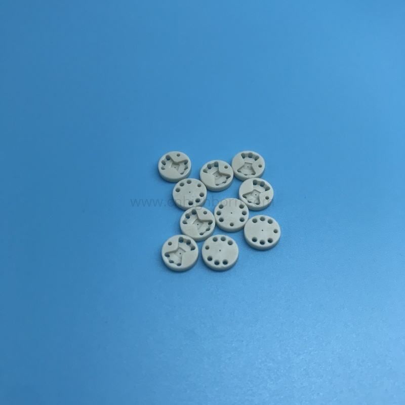 Kundenspezifisches perforiertes AlN-Aluminiumnitrid-Keramik-Sternsubstrat