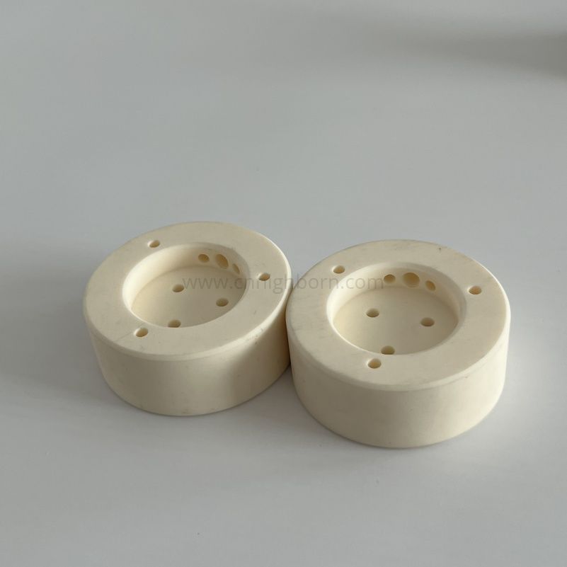 CNC-gefräster Rundblock aus Aluminiumoxidkeramik 99,5 % Al2o3