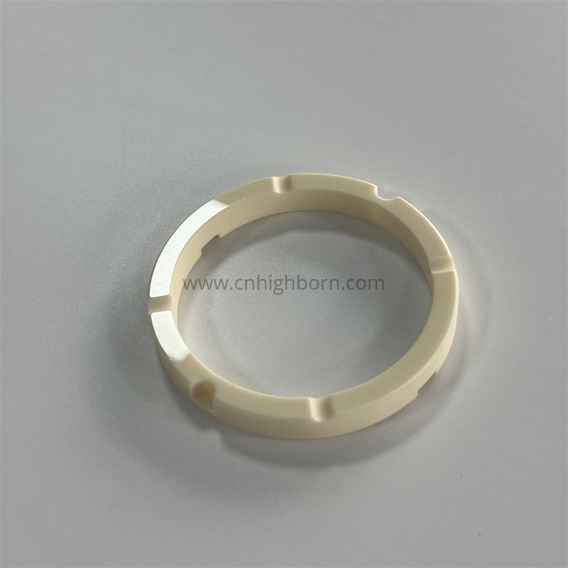 Maßgeschneiderter Ring aus 99 % Al2O3-Aluminiumoxid-Keramik mit verschleißfester Isolierung