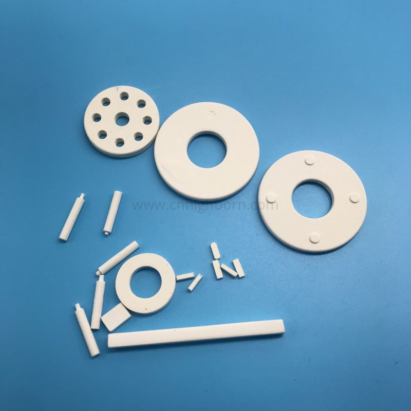 Porous Diatomite Ceramic Plates Parts Customized Shapes Sizes