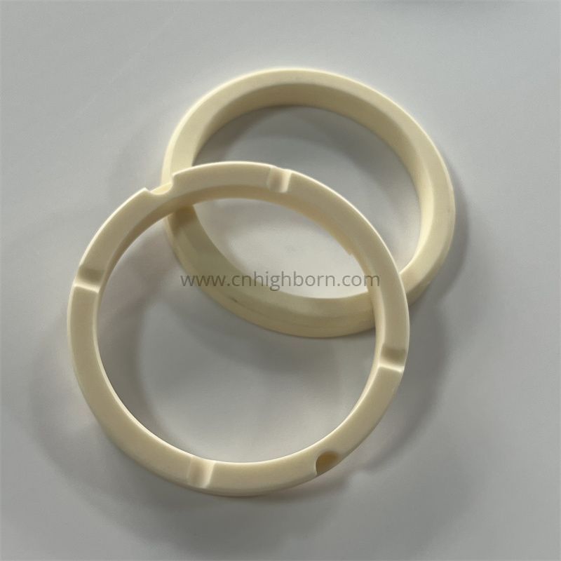 Maßgeschneiderter Ring aus 99 % Al2O3-Aluminiumoxid-Keramik mit verschleißfester Isolierung