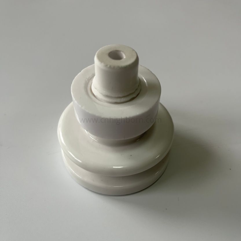 Maßgeschneiderte 95 % glasierte Aluminiumoxid-Al2O3-Keramik-Isolatorkomponente