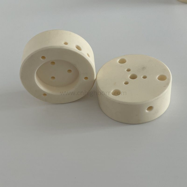 CNC-gefräster Rundblock aus Aluminiumoxidkeramik 99,5 % Al2o3