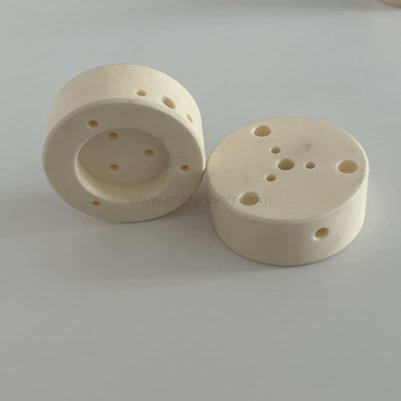 CNC-gefräster Rundblock aus Aluminiumoxidkeramik 99,5 % Al2o3