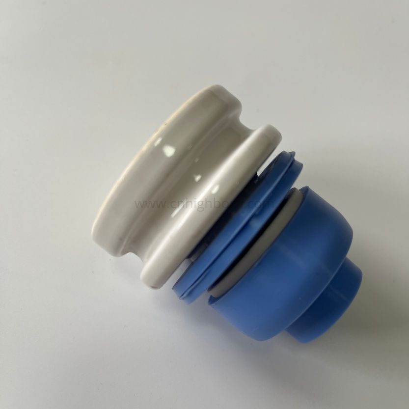 Maßgeschneidertes glasiertes 95 % Aluminiumoxid-Al2O3-Keramik-Block-Isolator-Set