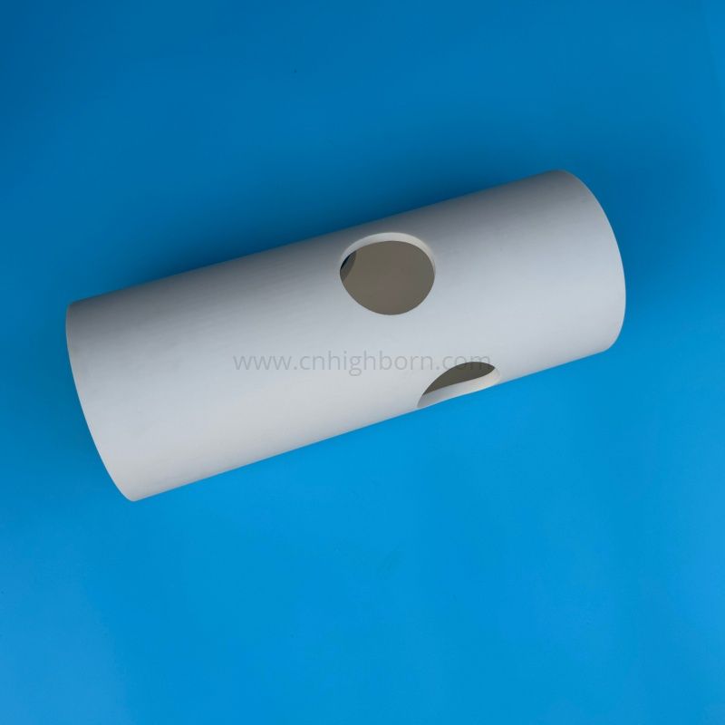 Maßgeschneiderte 95 % poröse Aluminiumoxidrohre, Al2O3-Keramikrohre