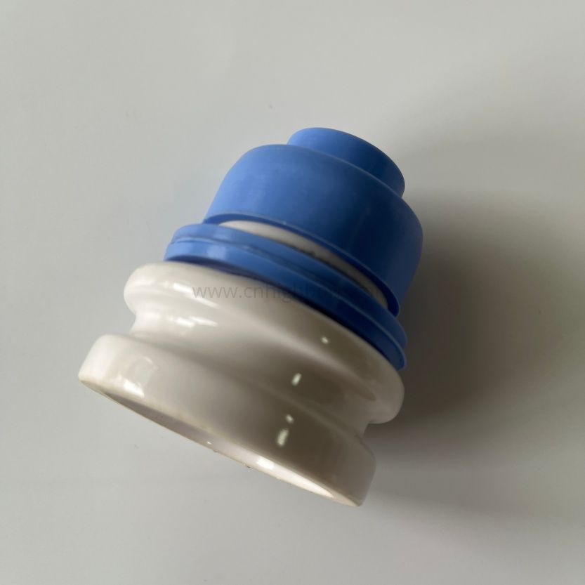Maßgeschneidertes glasiertes 95 % Aluminiumoxid-Al2O3-Keramik-Block-Isolator-Set