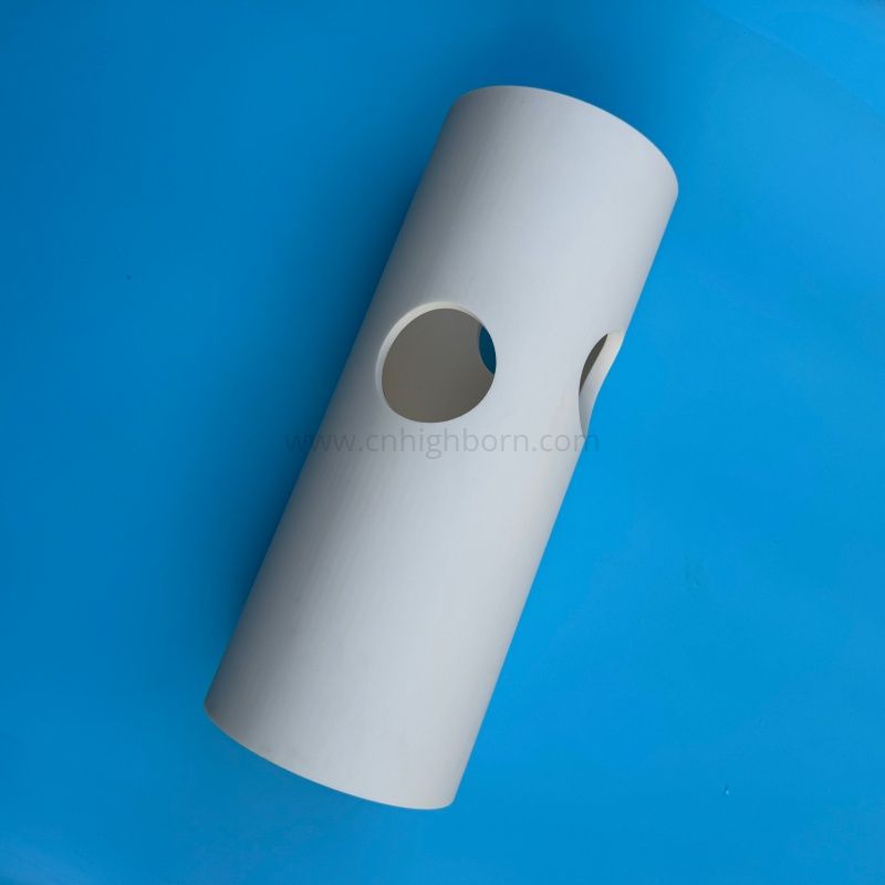 Maßgeschneiderte 95 % poröse Aluminiumoxidrohre, Al2O3-Keramikrohre