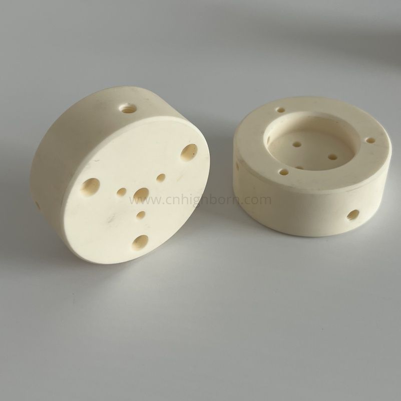 CNC-gefräster Rundblock aus Aluminiumoxidkeramik 99,5 % Al2o3