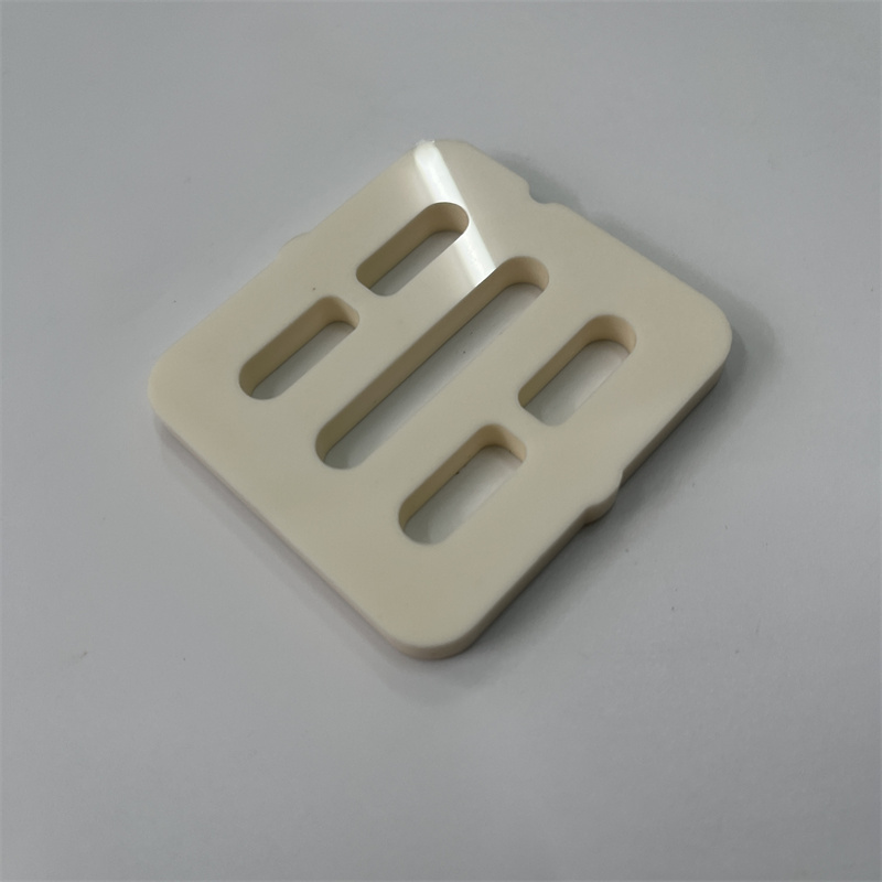 Weiterverarbeitung der Aluminiumoxid-Isolator-Al2o3-Keramikplatte