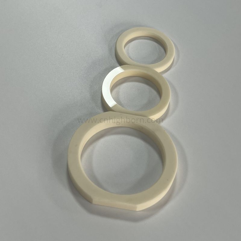 Maßgeschneiderte Ringscheibenscheibe aus polierter Aluminiumoxid-Al2O3-Keramik